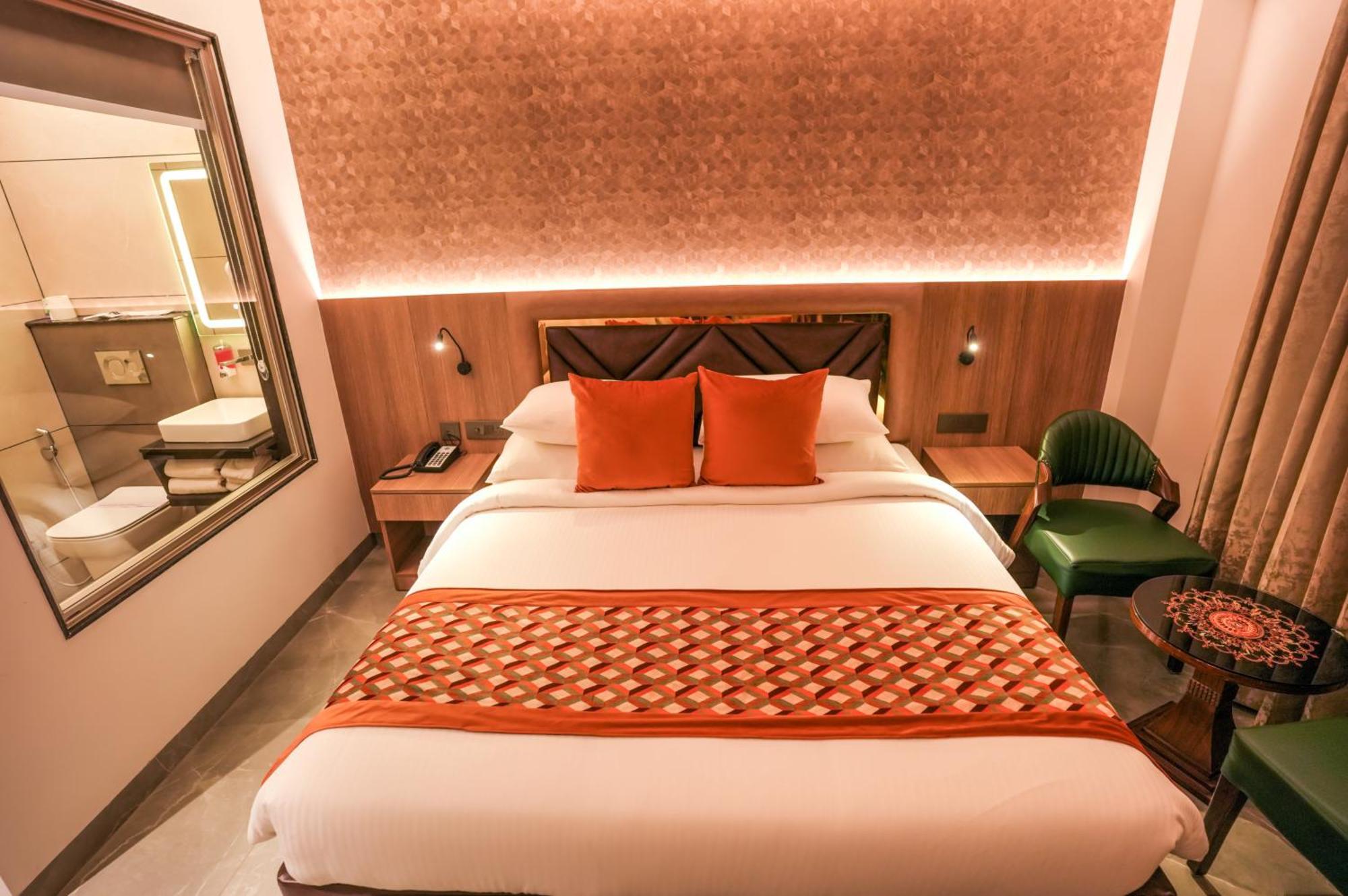 Rj Hotel - Managed By Atithi House Greater Noida Eksteriør billede