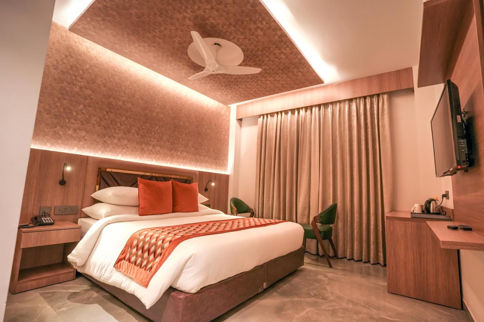 Rj Hotel - Managed By Atithi House Greater Noida Eksteriør billede