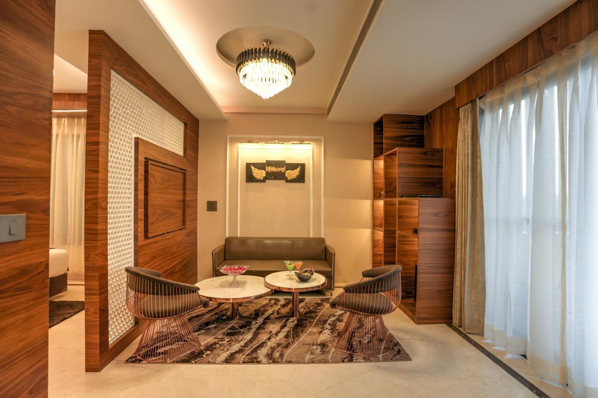Rj Hotel - Managed By Atithi House Greater Noida Eksteriør billede